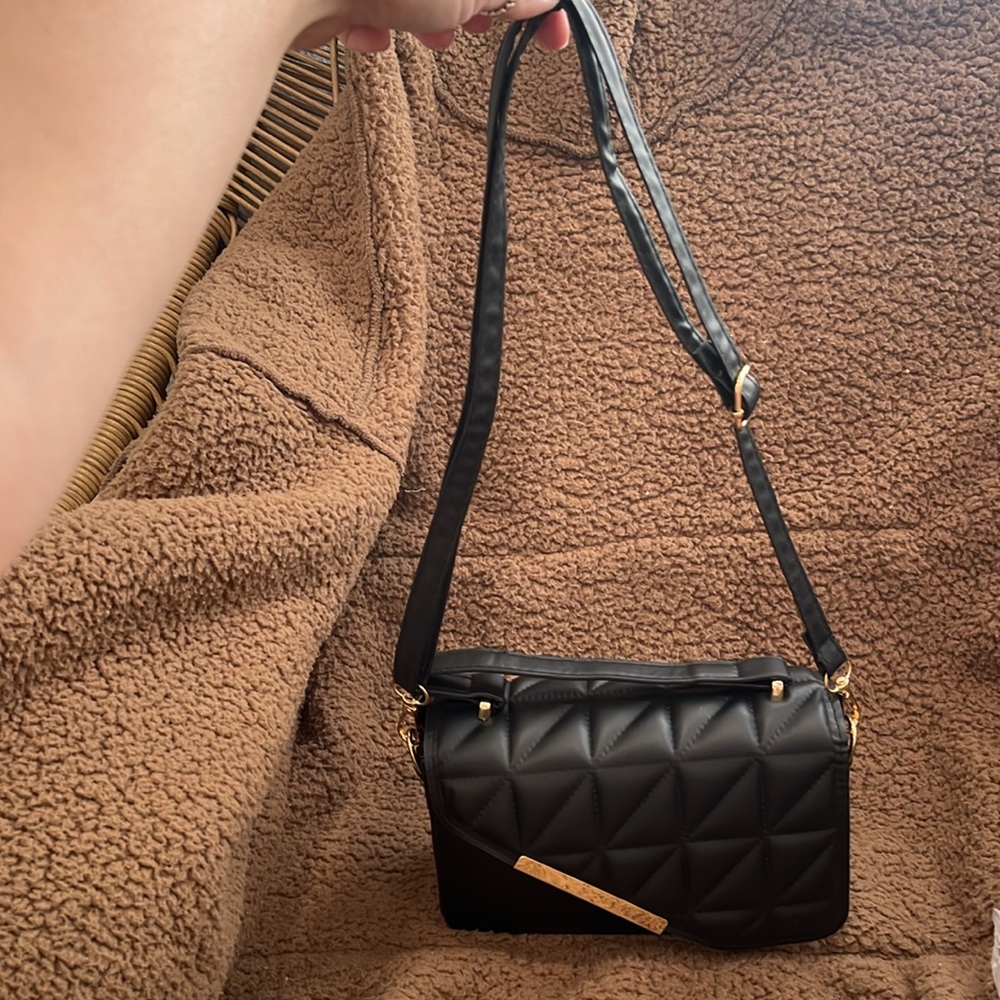 Black Purse - Picture 7 of 7